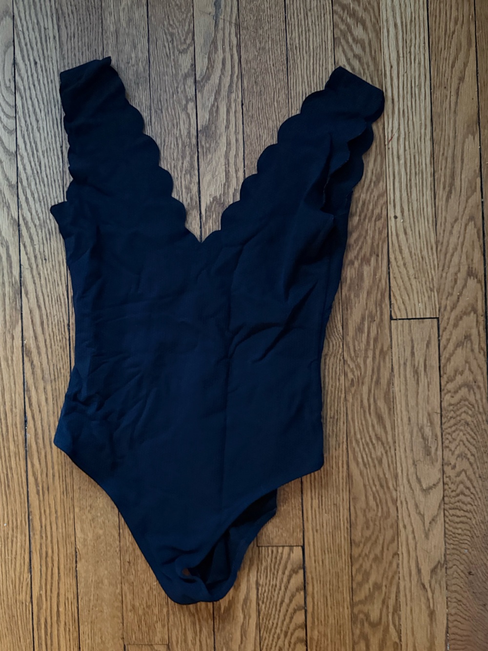 Marysia Swim Scalloped V-Neck One-Piece - Size Medium